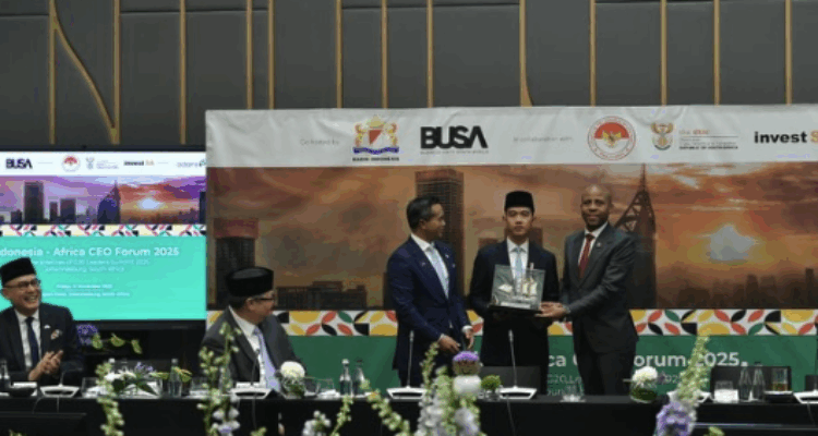 Wapres Gibran Rakabuming saat menghadiri Indonesia–Africa CEO Forum 2025 di Johannesburg. Foto: Instagram/@kemensetneg.ri