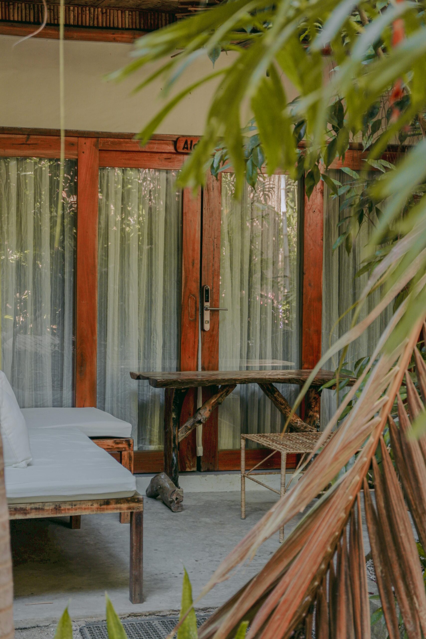 image source : pexels / Halaman Belakang Rumah Minimalis